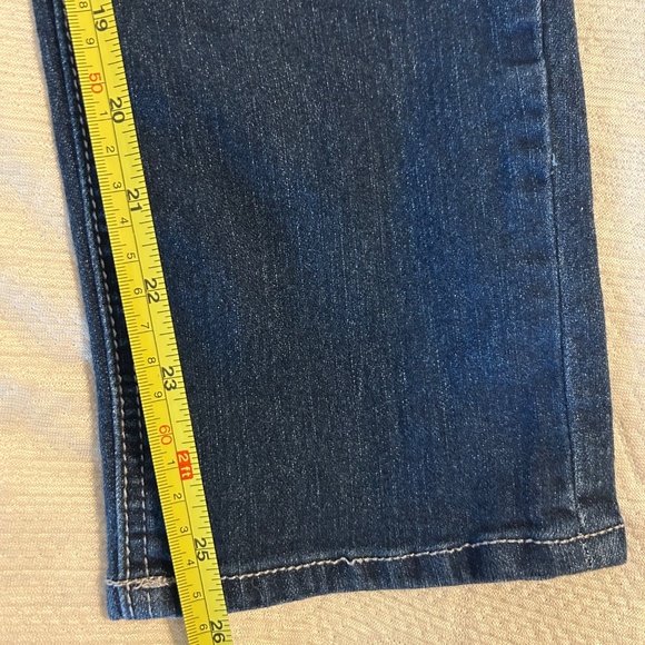 Women’s Daisy Fuentes Brand Embroidered Blue Jeans | Size‎ 6 - Picture 9 of 10
